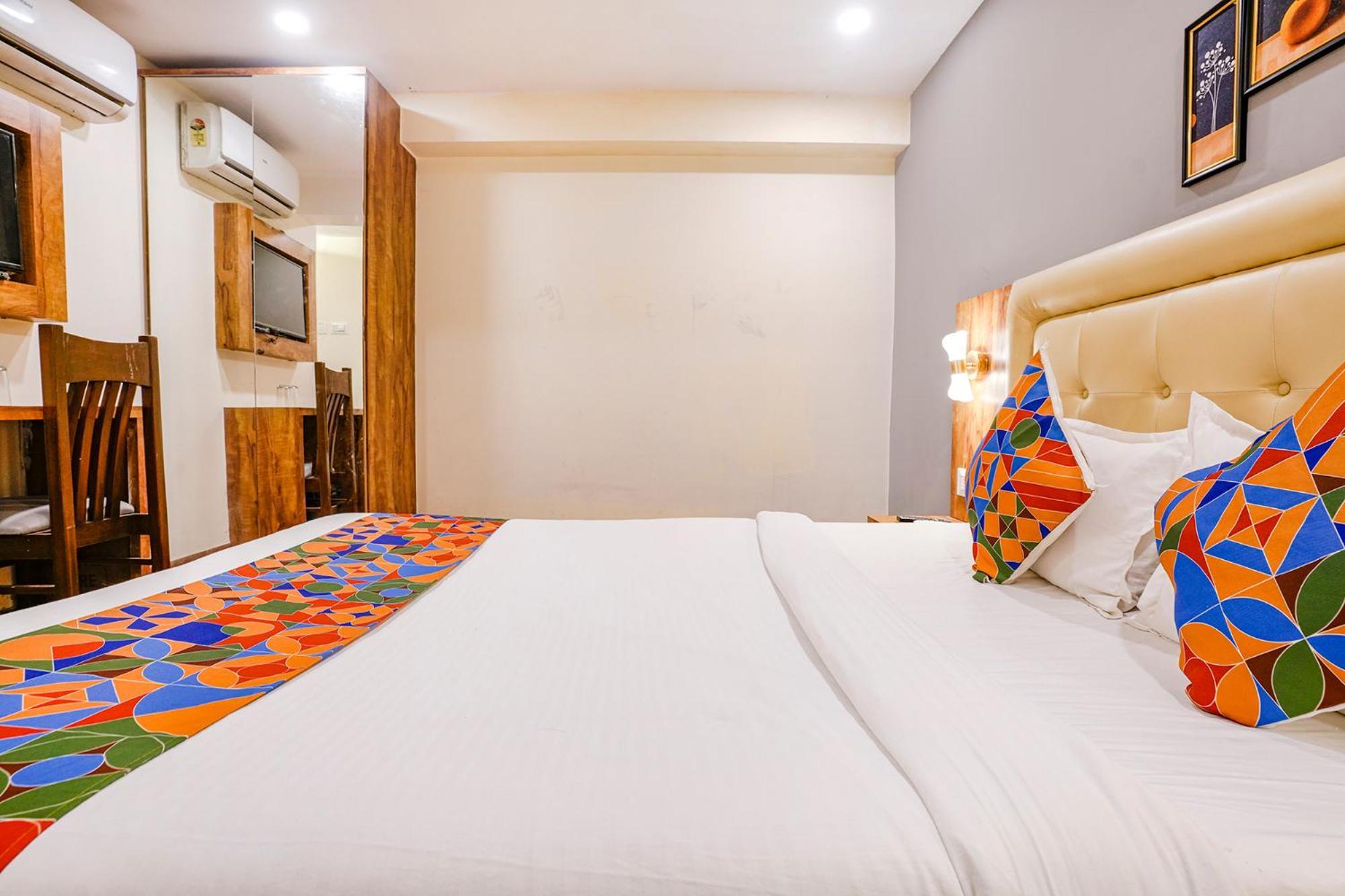 Fabhotel Grand Prime Nr Nesco Hotel Mumbai Exterior photo